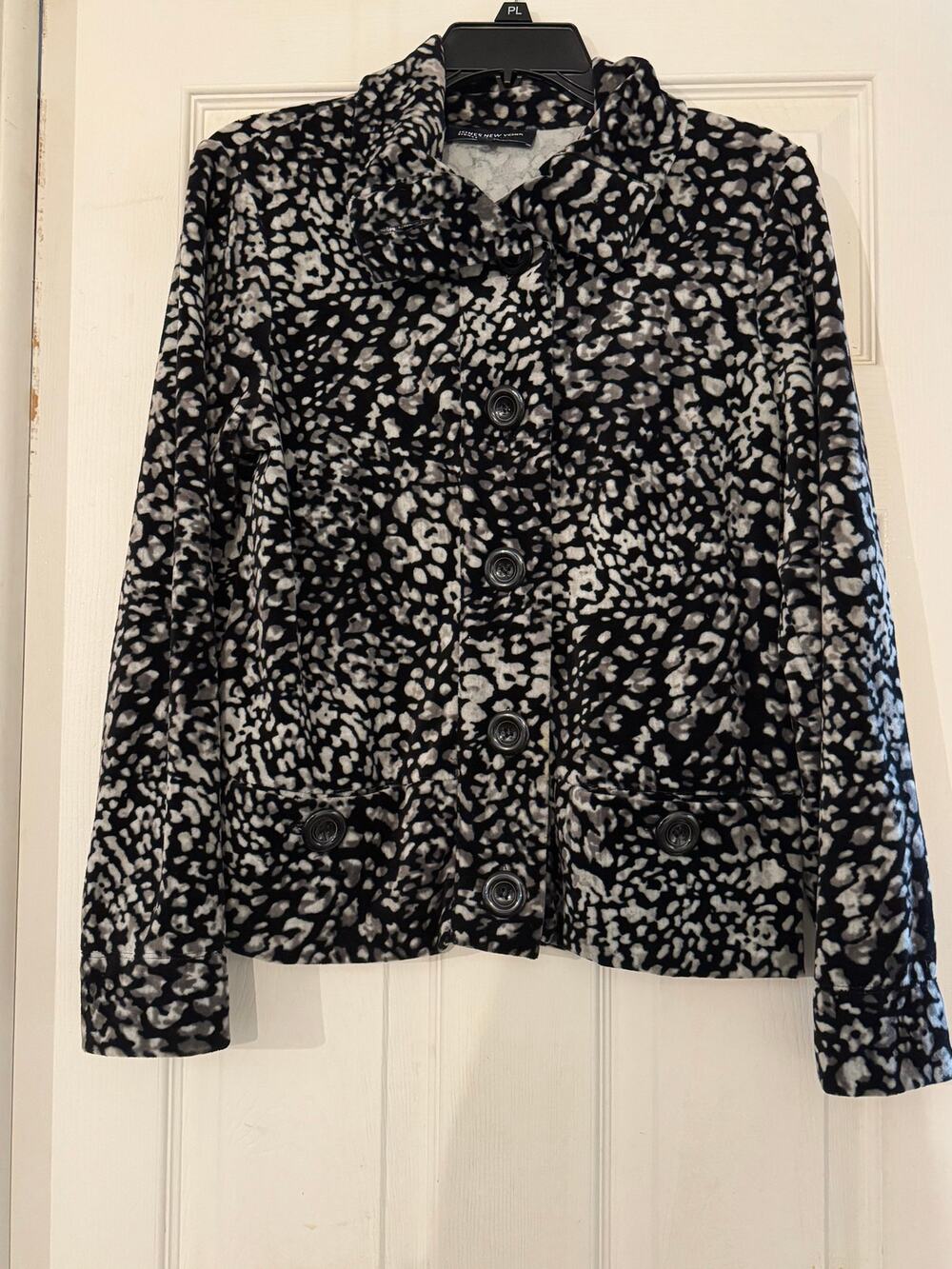 Jones New York Signature Petite Snow Leopard Button Fleece Jacket Grey PM